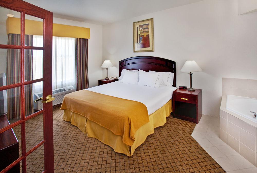 Holiday Inn Express & Suites Le Mars By Ihg Εξωτερικό φωτογραφία