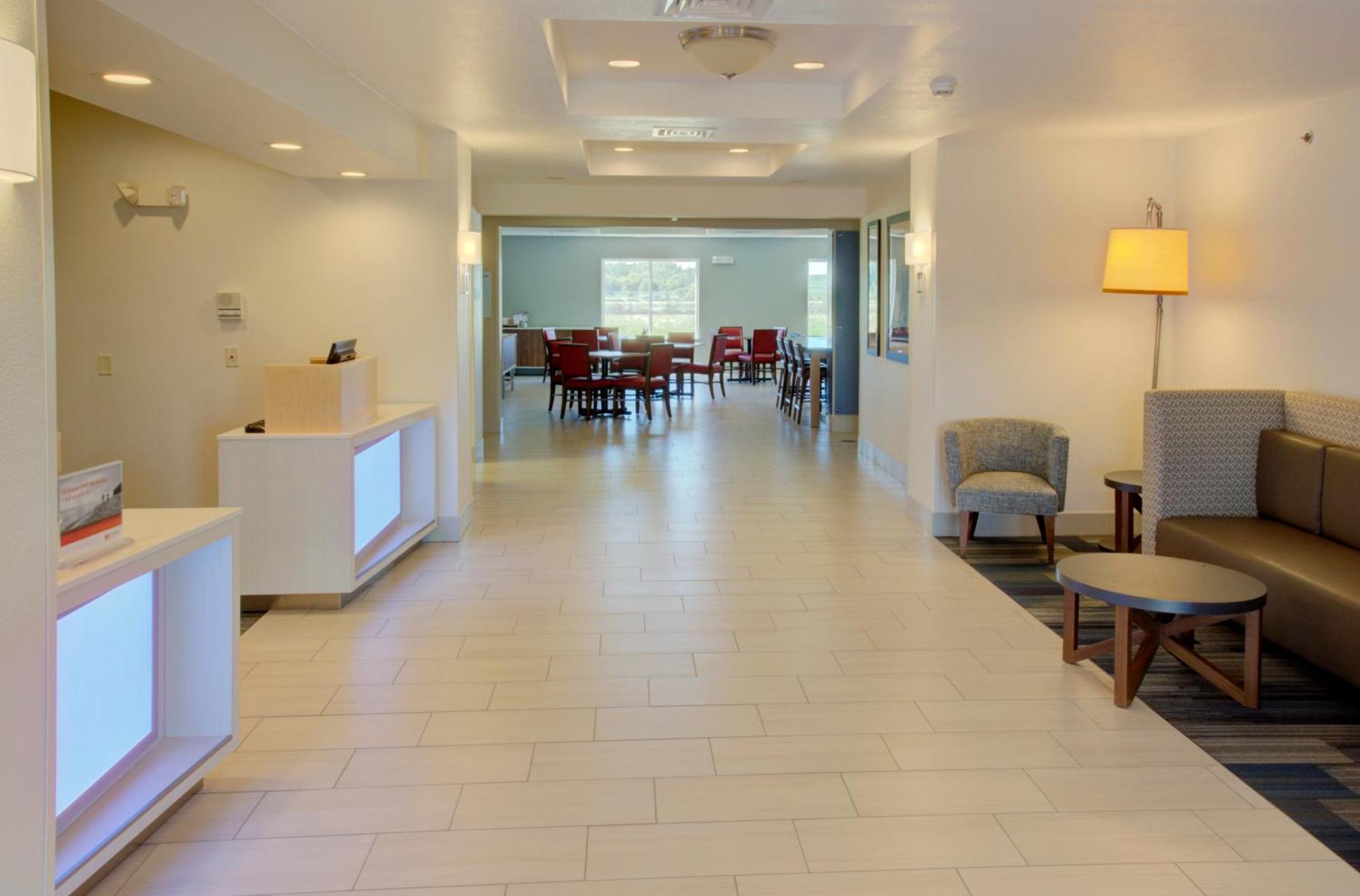 Holiday Inn Express & Suites Le Mars By Ihg Εξωτερικό φωτογραφία